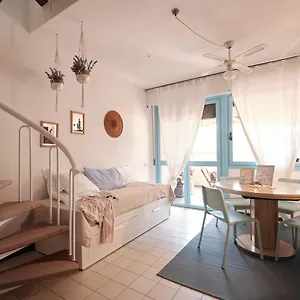 Coast House 1 Apartment